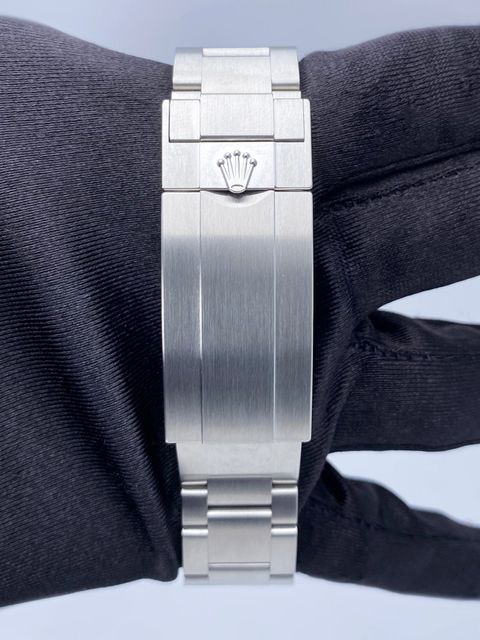 Rolex Sea-Dweller 126600 Image 6